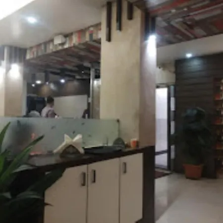 Hotel Radhika Place And City Palace, Parbhani-3