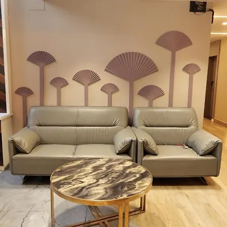 V Hotel-3