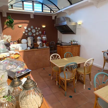 Dale Court Guest House-3