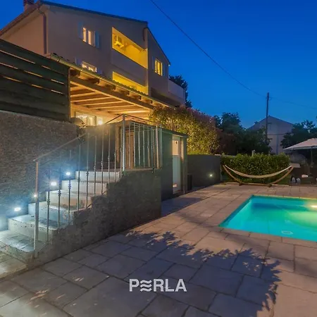 House Mirabelle With Heated Pool In Nerezine On Losinj Island-3