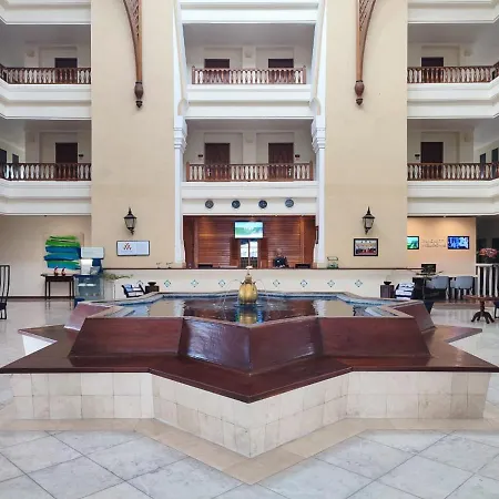 Tripletree Hotel And Resort Bukittinggi-2