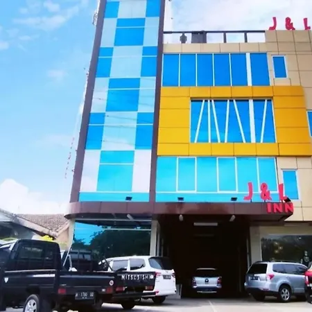 J&L Inn Semarang-3