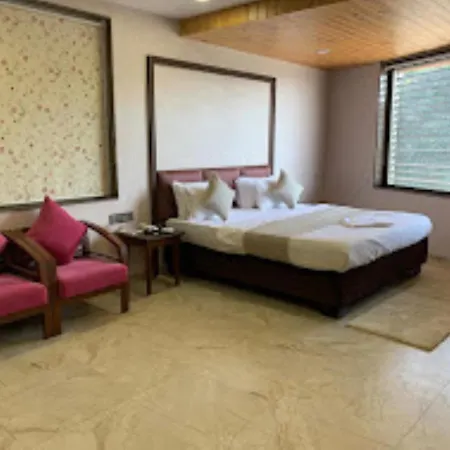 Hotel Radhe Anand-2