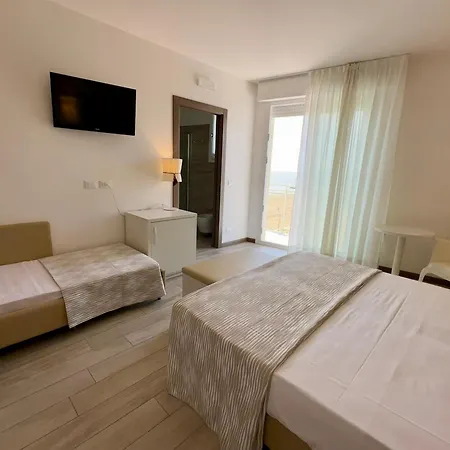 Hotel Nizza Frontemare Superior 3 Stelle-3
