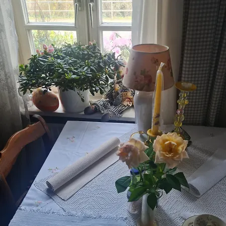 Rosindell Cottage-2