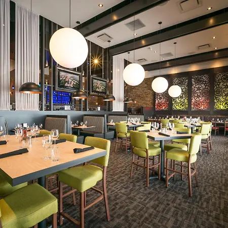 Acclaim Hotel By Clique-3