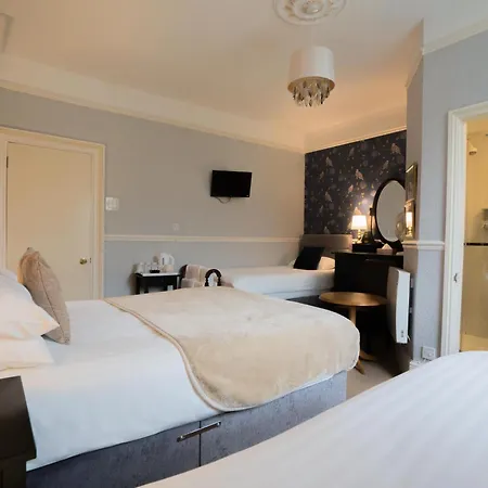 Maison Dieu Guest House-3