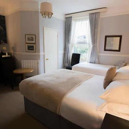 Maison Dieu Guest House-2