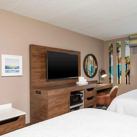 Hampton Inn & Suites Fort Myers-Colonial Boulevard-2