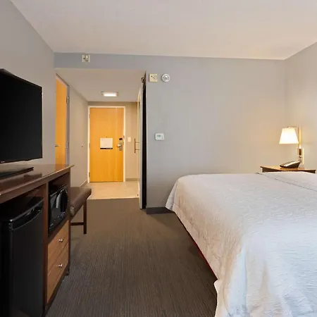 Hampton Inn & Suites Fort Myers Beach/Sanibel Gateway-3