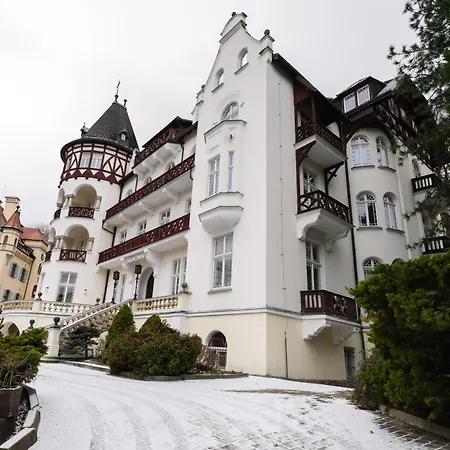 Villa Smetana Spa & Wellness Resort-3