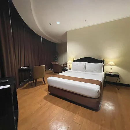 Golden Peak Hotel & Suites-3