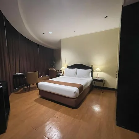 Golden Peak Hotel & Suites-2