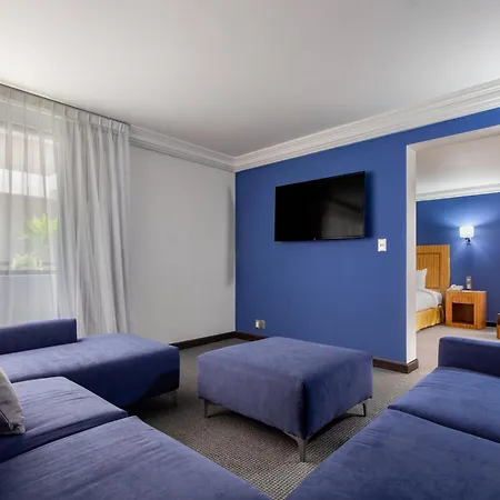 Radisson Hotel & Convention Center Toluca-3
