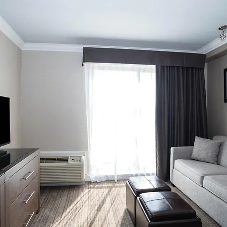 Sandman Hotel & Suites Calgary South-2