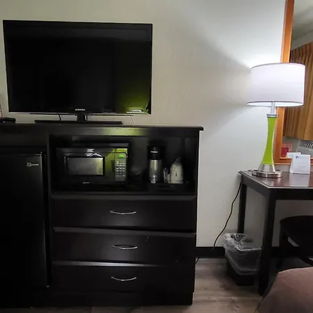 Super 8 By Wyndham Canton/Livonia Area-3