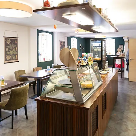 Hotel DAH-Inn-2
