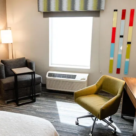Hampton Inn & Suites Scottsbluff-3