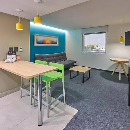 City Express By Marriott Suites Toluca-2