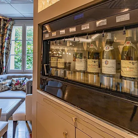 Logis Hostellerie Des Clos Et Restaurant Bistrot Des Grands Crus Et Maison De La Tour Chablis-2