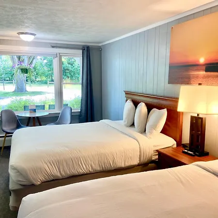 Elk Rapids Lakeshore Inn-2