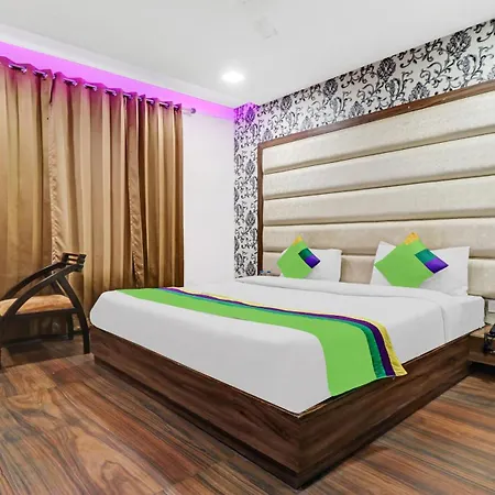 Itsy Hotels Unique - Near Railway Station-2