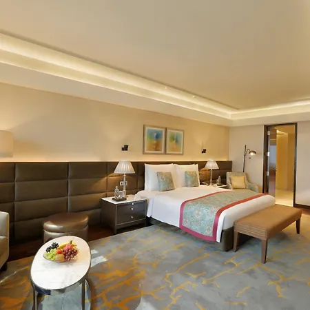 The Leela Ambience Convention Hotel Delhi-3