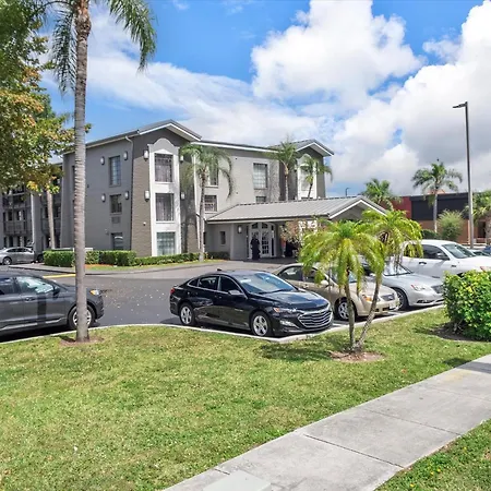 La Quinta Inn By Wyndham Miami Airport North-2