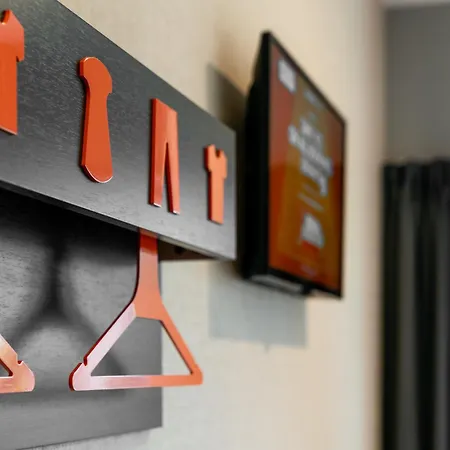Easyhotel Milton Keynes-2
