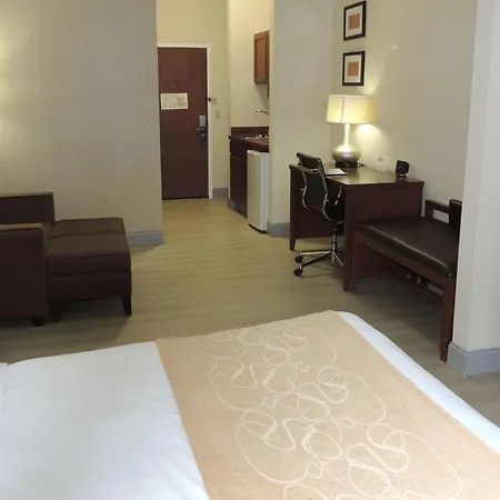 Comfort Suites Twinsburg-3
