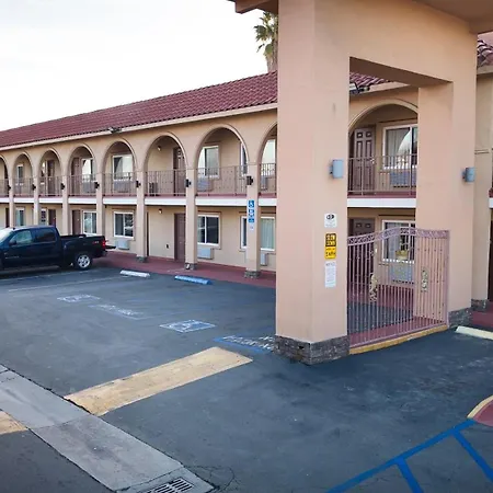 Rodeway Inn & Suites Bellflower-2