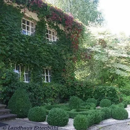 Landhaus Ettenbuehl Bed And Breakfast-2