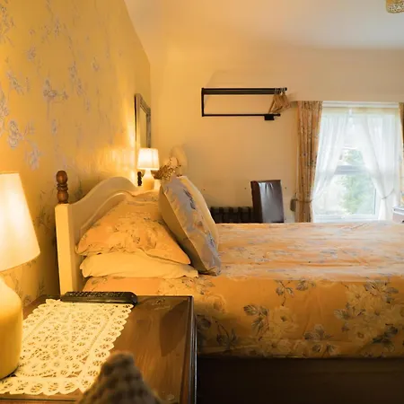Maison Dieu Guest House-3