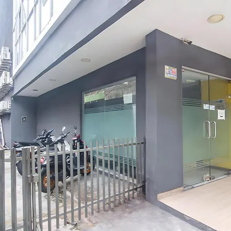 Reddoorz Plus @ Cideng Timur-2