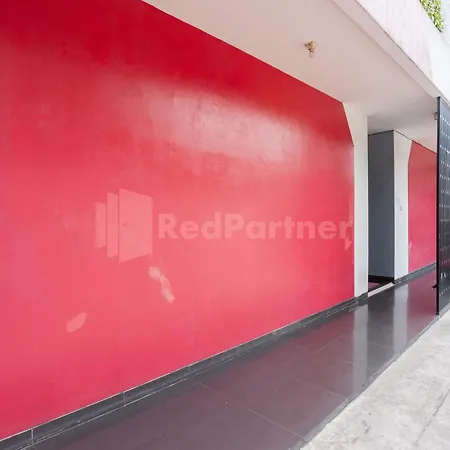 J&B Rooms Utan Kayu Jakarta Mitra Reddoorz-3