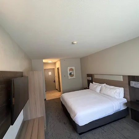 Holiday Inn Express - Wichita North - Park City By Ihg-2