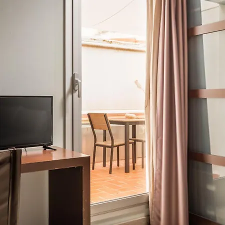 Hotel Madanis Liceo-3