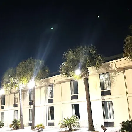 Regency Inn & Suites-2