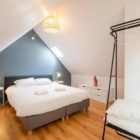 Comfort And Modernity In A Townhouse-3