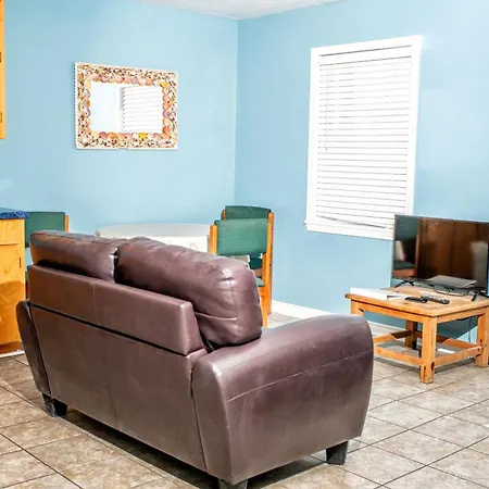 Captain'S Quarters-3