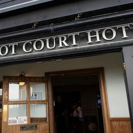 Cabot Court Hotel Wetherspoon-3
