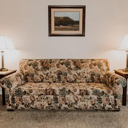 Carriage House Country Club-3