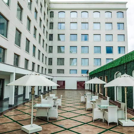 Ramada By Wyndham Lucknow Hotel And Convention Center-3