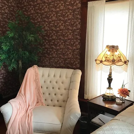The Nauvoo Grand Bed & Breakfast-3