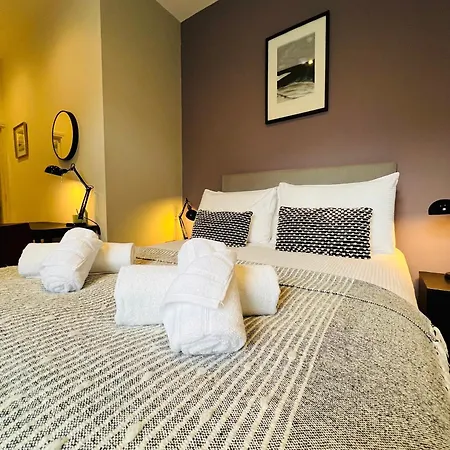 8, St Marys , Private Double Ensuite Room-3