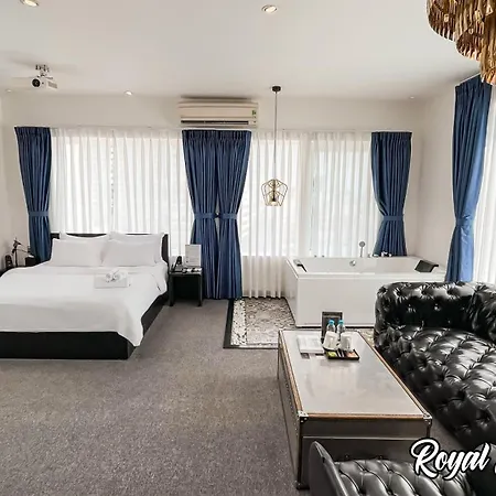 A In Hotel Riverside-2