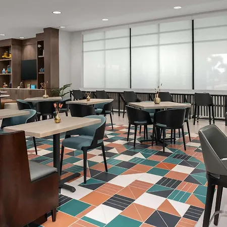 Hampton Inn Orlando Southeast Nona-3