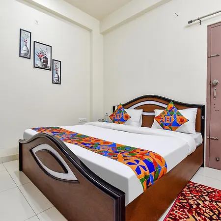 Fabhotel Moon Light Palace-3