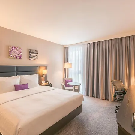 Hilton Garden Inn Frankfurt City Centre-2