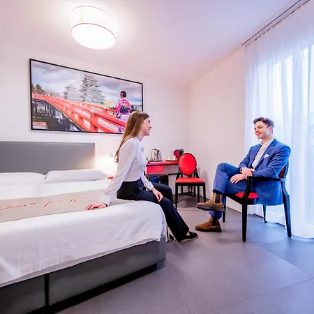 "The Freddie Mercury" Hotel-2